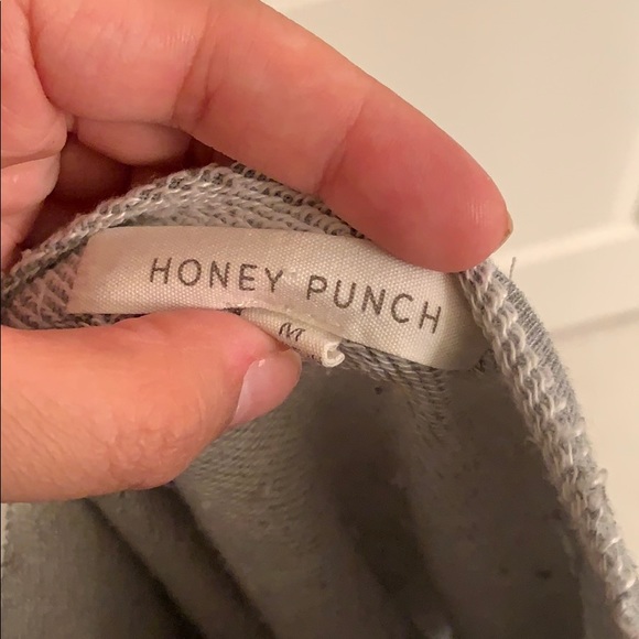 Pacsun Honey Punch Cold Shoulder Distressed Crew - Picture 4 of 4